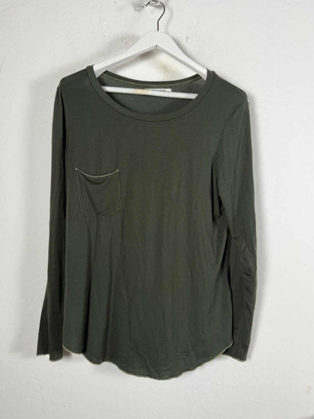 Groceries Apparel Womens Olive Green Long Sleeve Crew Neck Pocket T-Shirt Medium